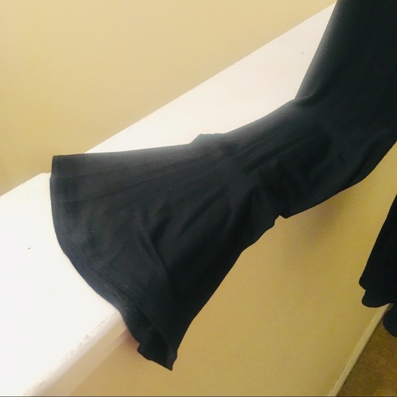 NWOT Knit Tie-Front Ruffle Trim Top - Picture 4 of 4